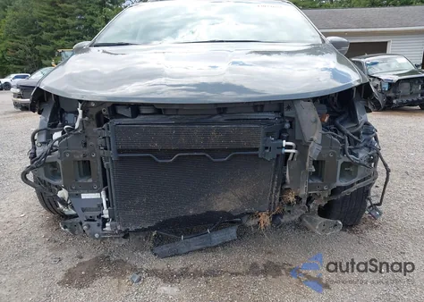 2022 Chrysler Pacifica Touring L z USA, uszkodzony, nr VIN 2C4RC1BG2NR109328